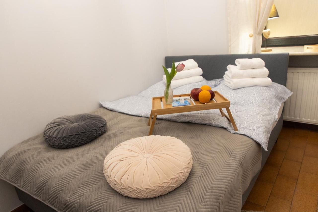 Apartament Centrum Apartment เชชูฟ ภายนอก รูปภาพ