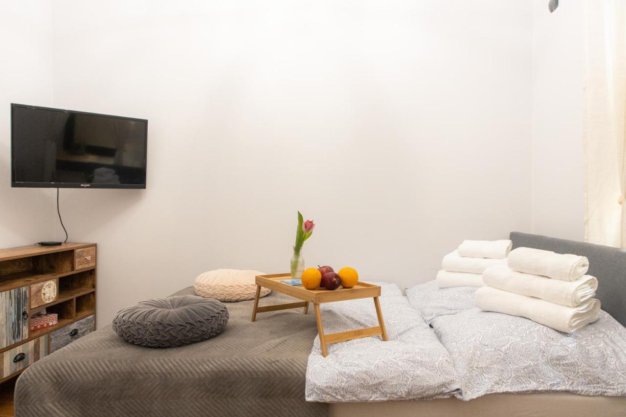 Apartament Centrum Apartment เชชูฟ ภายนอก รูปภาพ