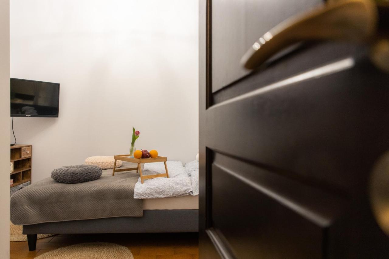 Apartament Centrum Apartment เชชูฟ ภายนอก รูปภาพ